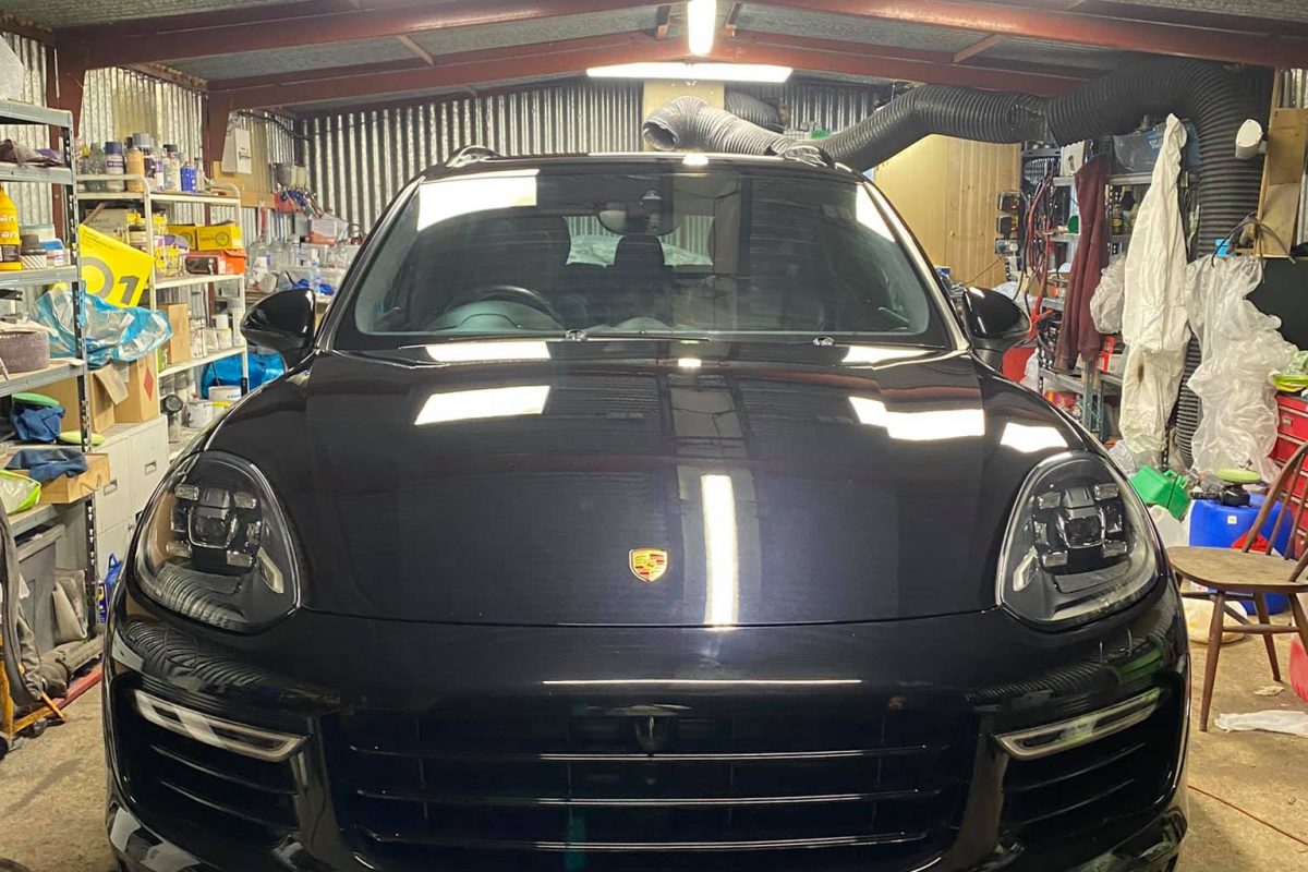 Porsche Cayenne Full 3 stage body polishing 8