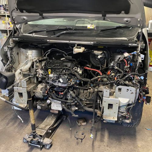 Renault traffic engine replacement, full rebuild 3