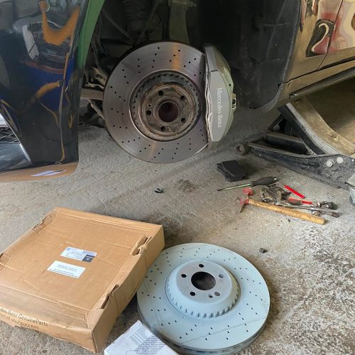 Mercedes S Class Full service with genuine parts, discs and pads for both front and rear 2