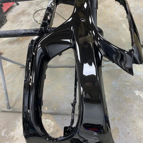 Mercedes benz C class front bumper repair and paint 5