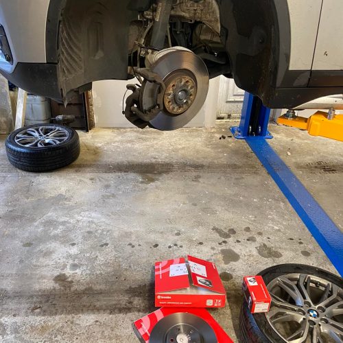 BMW Front brake disc replacement 3