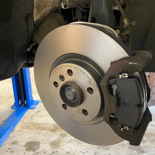BMW Front brake disc replacement 4