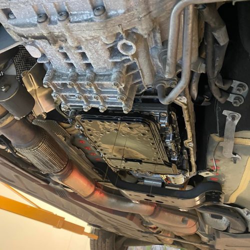 Mercedes engine, gearbox service and front brake pads replacement 2