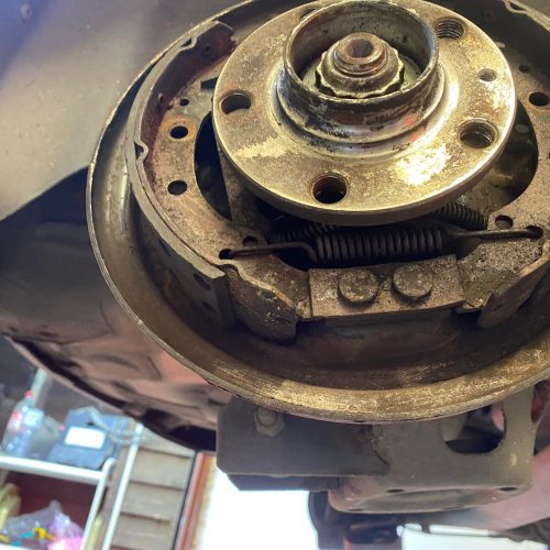 VW Polo suspension arms and rear brake shoes 3