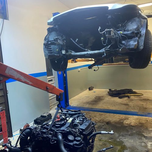 Engine replacement on Mercedes W204 2