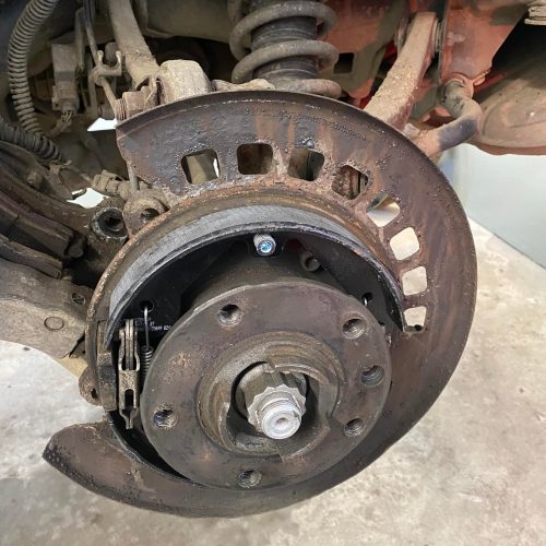 VW Tuareg rear brake shoes 3