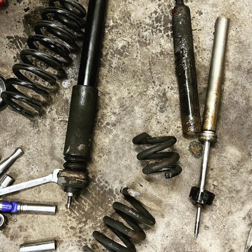 BMW Series 3 Rear shock & coil springs Replacement 2